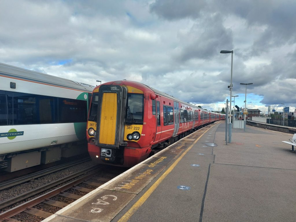 know your train: gatwick express class 387