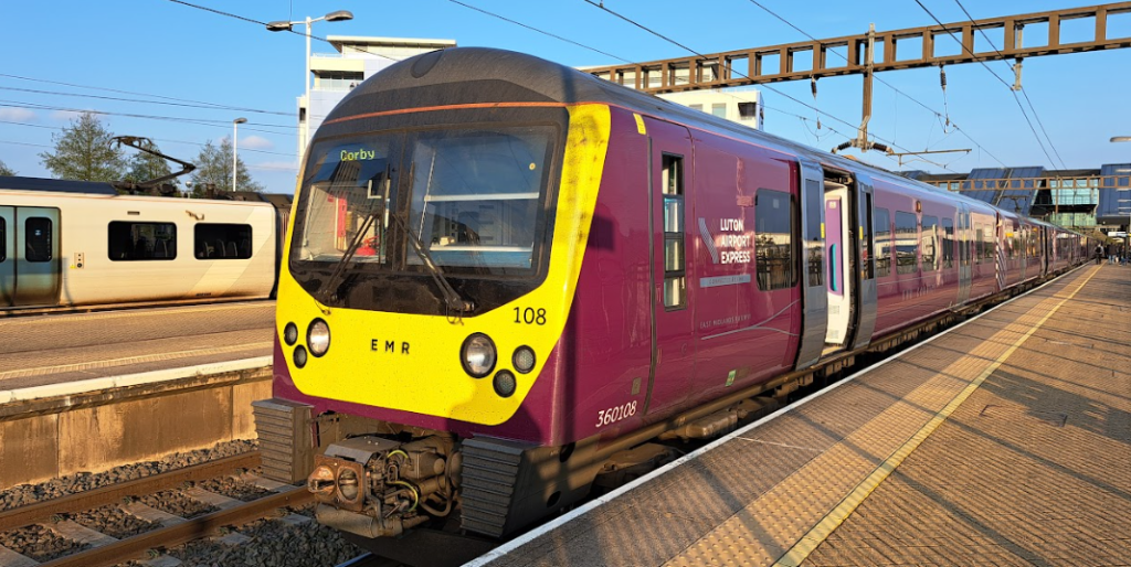 luton airport express train at luton airport parkway