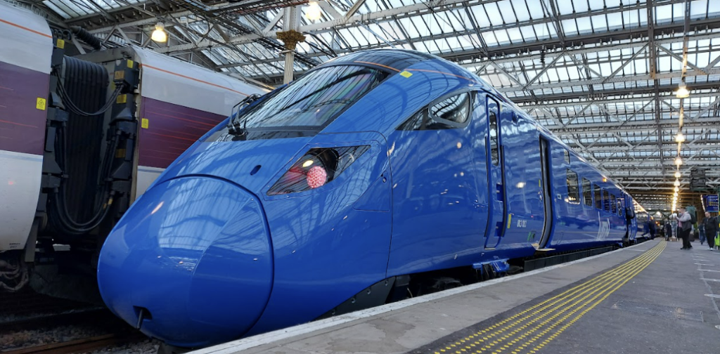lumo train at edinburgh waverley