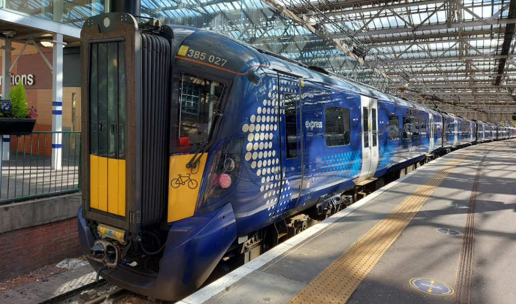 class 385 scotrail edinburgh to glasgow train