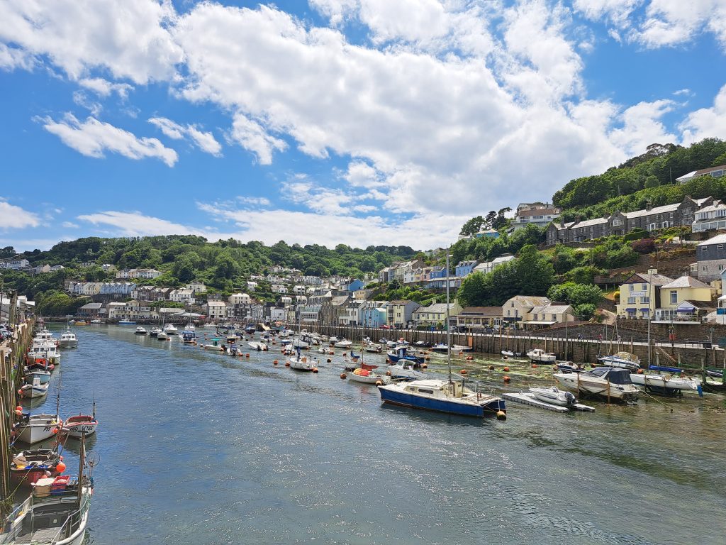 looe, connected by trains in devon and cornwall